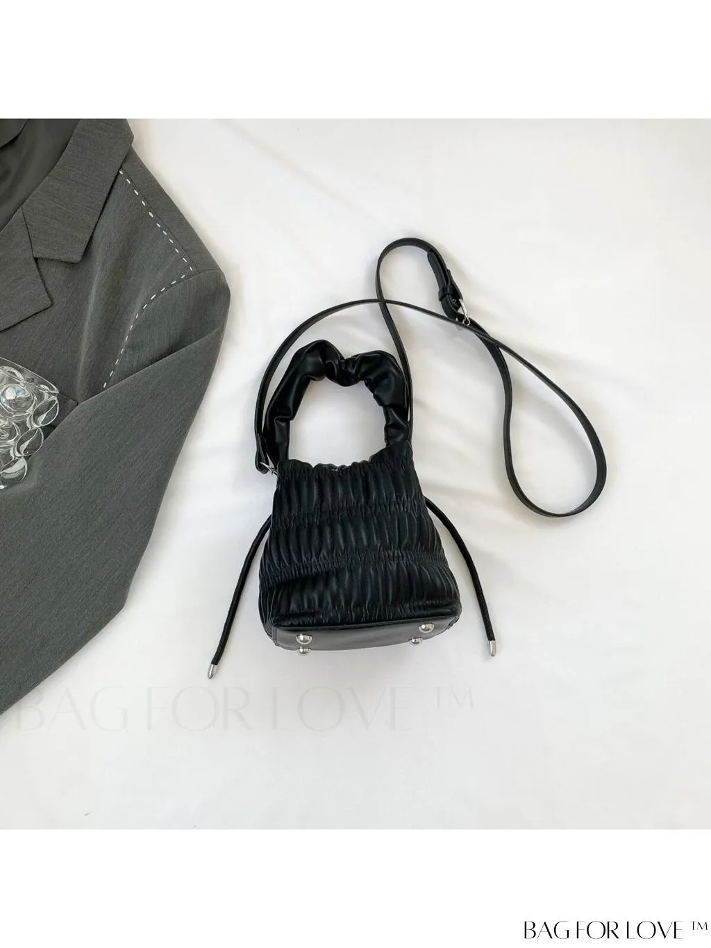 BagForLove - Chic Black Pleated Drawstring Bucket Bag with Stylish Metallic Chain Handle