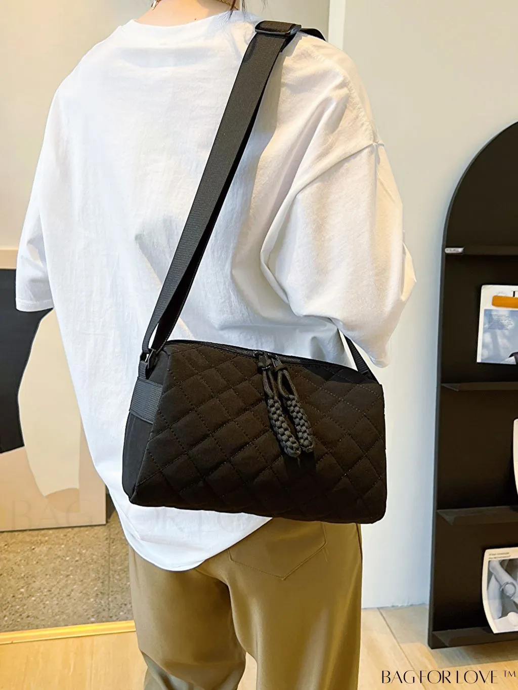 BagForLove - Chic Rhombus Pattern Crossbody Bag - Stylish and Versatile