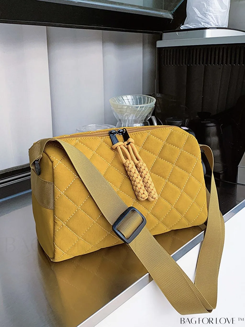 BagForLove - Chic Rhombus Pattern Crossbody Bag - Stylish and Versatile