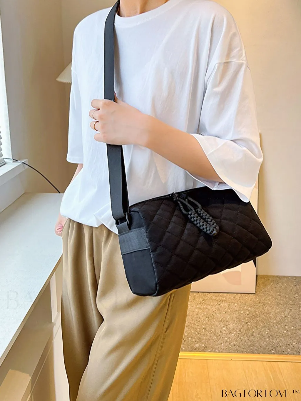 BagForLove - Chic Rhombus Pattern Crossbody Bag - Stylish and Versatile