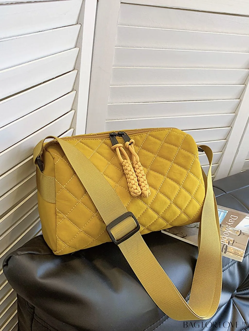 BagForLove - Chic Rhombus Pattern Crossbody Bag - Stylish and Versatile