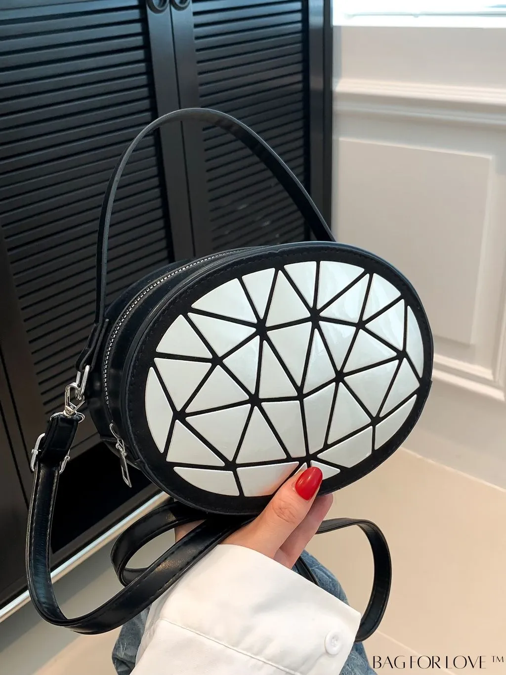 BagForLove - Chic Round Shape Mini Handbag - Versatile & Stylish for Any Occasion