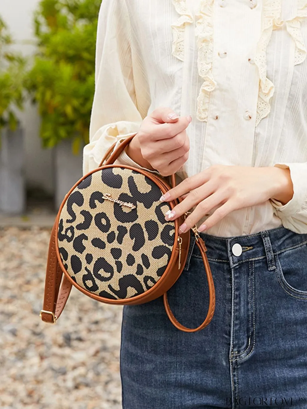 BagForLove - Compact Metallic Circle Bag with Decorative Satchel Design