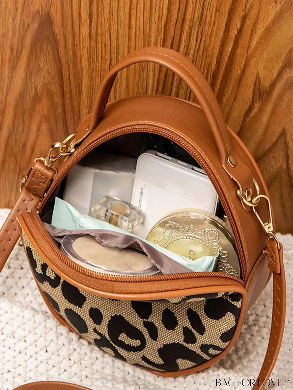 BagForLove - Compact Metallic Circle Bag with Decorative Satchel Design