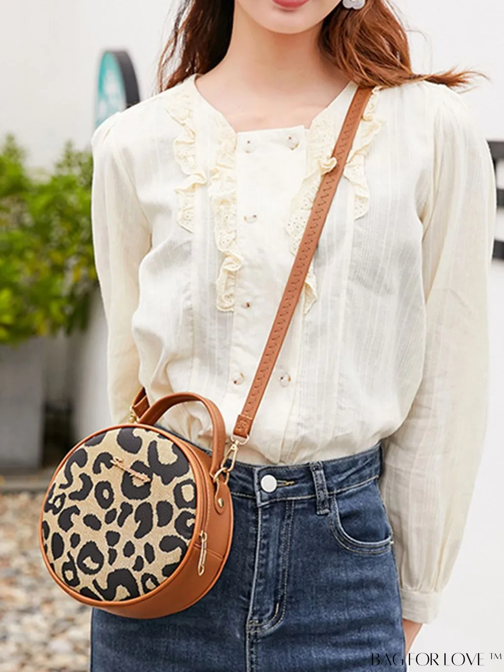 BagForLove - Compact Metallic Circle Bag with Decorative Satchel Design