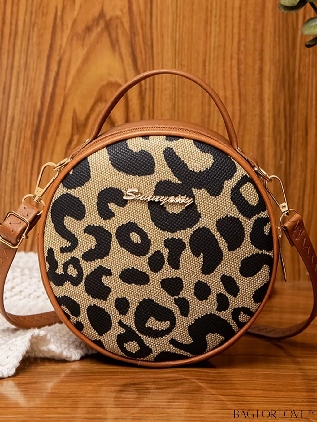 BagForLove - Compact Metallic Circle Bag with Decorative Satchel Design