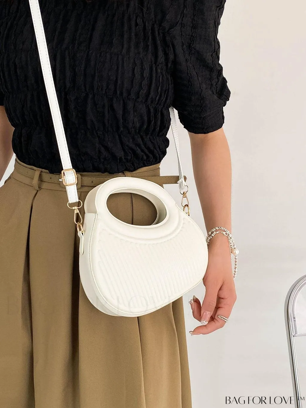 BagForLove - Fashionable Retro Handbag: Stylish Casual Shoulder Bag for Modern Women