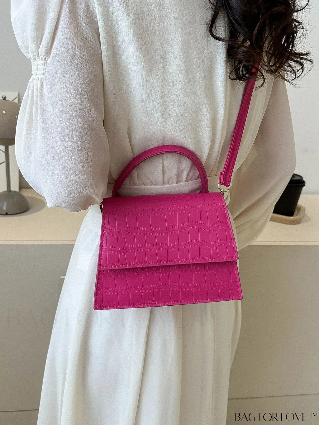BagForLove - Stylish Crocodile Pattern Handbag: Luxurious, Minimalist, Multi-functional Delivery in One Piece