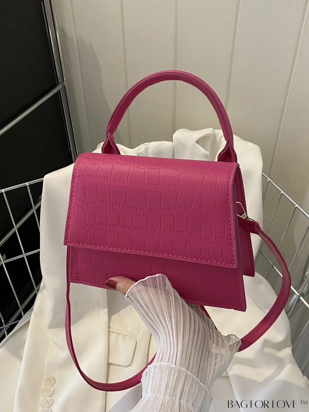 BagForLove - Stylish Crocodile Pattern Handbag: Luxurious, Minimalist, Multi-functional Delivery in One Piece