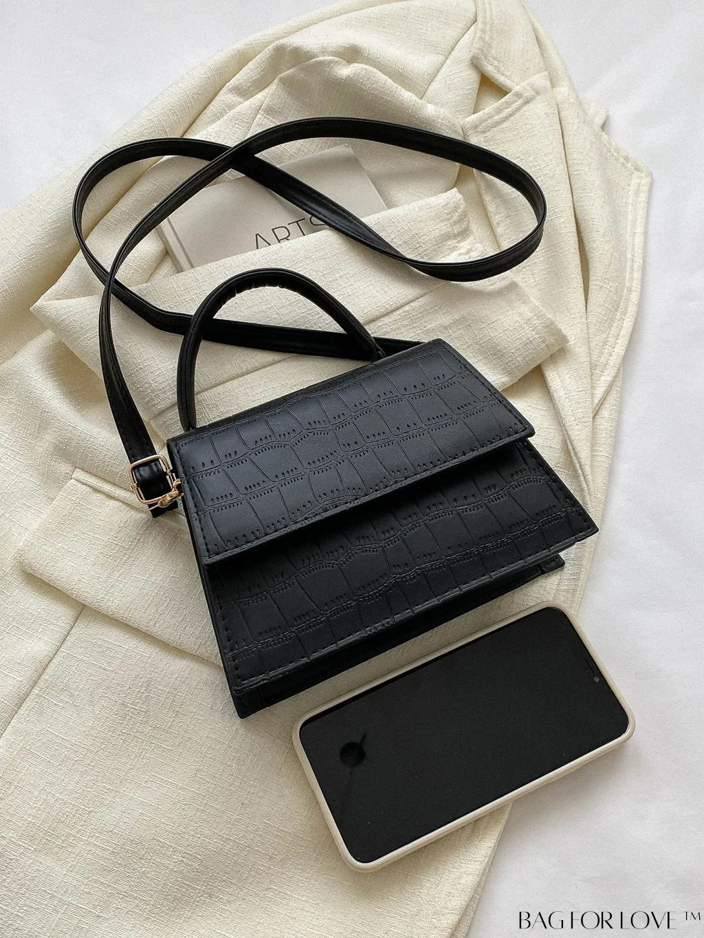 BagForLove - Stylish Crocodile Pattern Handbag: Luxurious, Minimalist, Multi-functional Delivery in One Piece