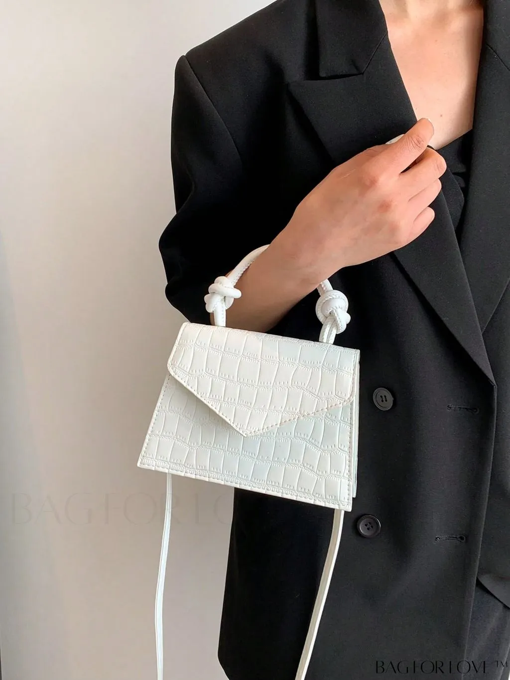 BagForLove - Stylish Crocodile Pattern Handbag: Luxurious, Minimalist, Multi-functional Delivery in One Piece