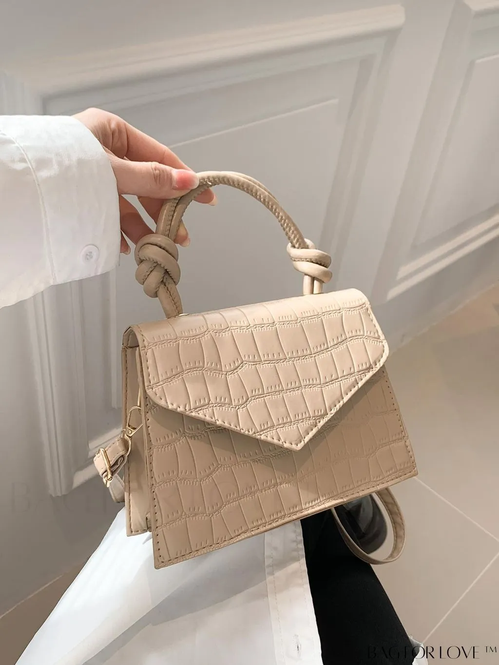 BagForLove - Stylish Crocodile Pattern Handbag: Luxurious, Minimalist, Multi-functional Delivery in One Piece