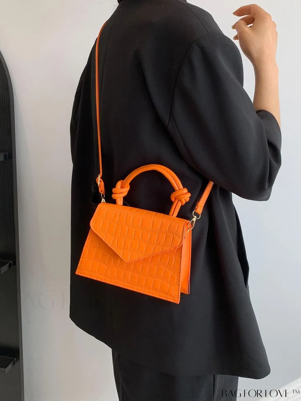 BagForLove - Stylish Crocodile Pattern Handbag: Luxurious, Minimalist, Multi-functional Delivery in One Piece