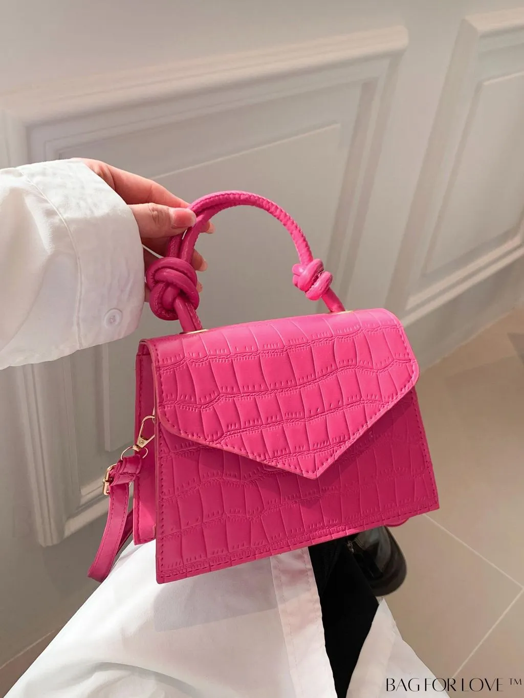 BagForLove - Stylish Crocodile Pattern Handbag: Luxurious, Minimalist, Multi-functional Delivery in One Piece