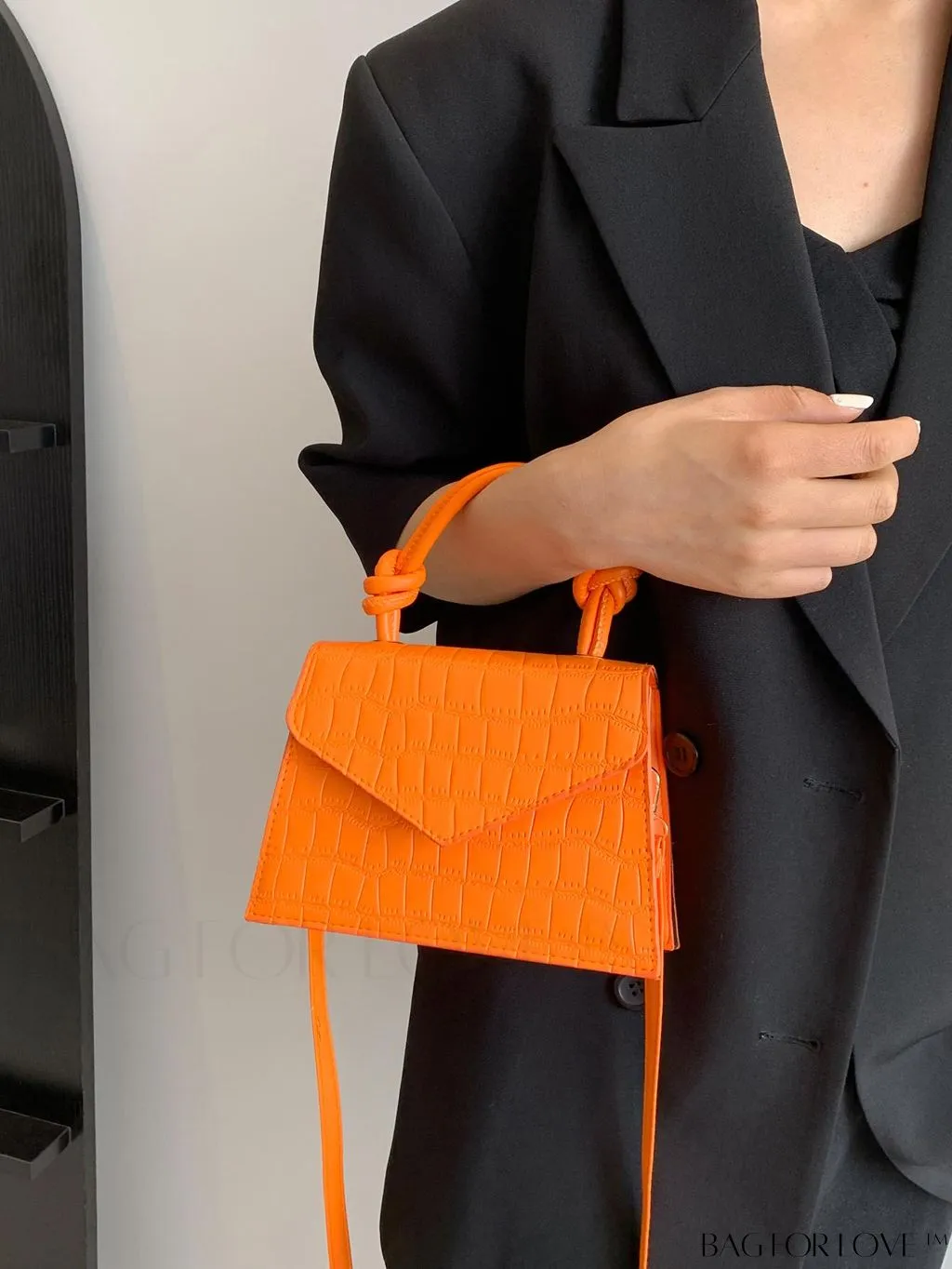 BagForLove - Stylish Crocodile Pattern Handbag: Luxurious, Minimalist, Multi-functional Delivery in One Piece