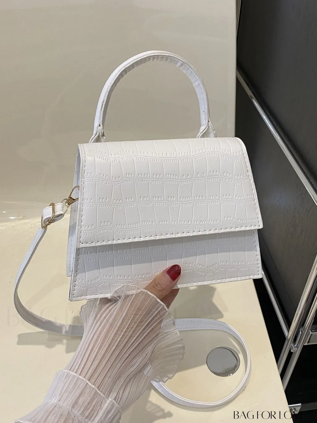 BagForLove - Stylish Crocodile Pattern Handbag: Luxurious, Minimalist, Multi-functional Delivery in One Piece