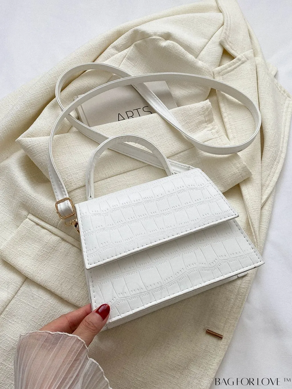 BagForLove - Stylish Crocodile Pattern Handbag: Luxurious, Minimalist, Multi-functional Delivery in One Piece