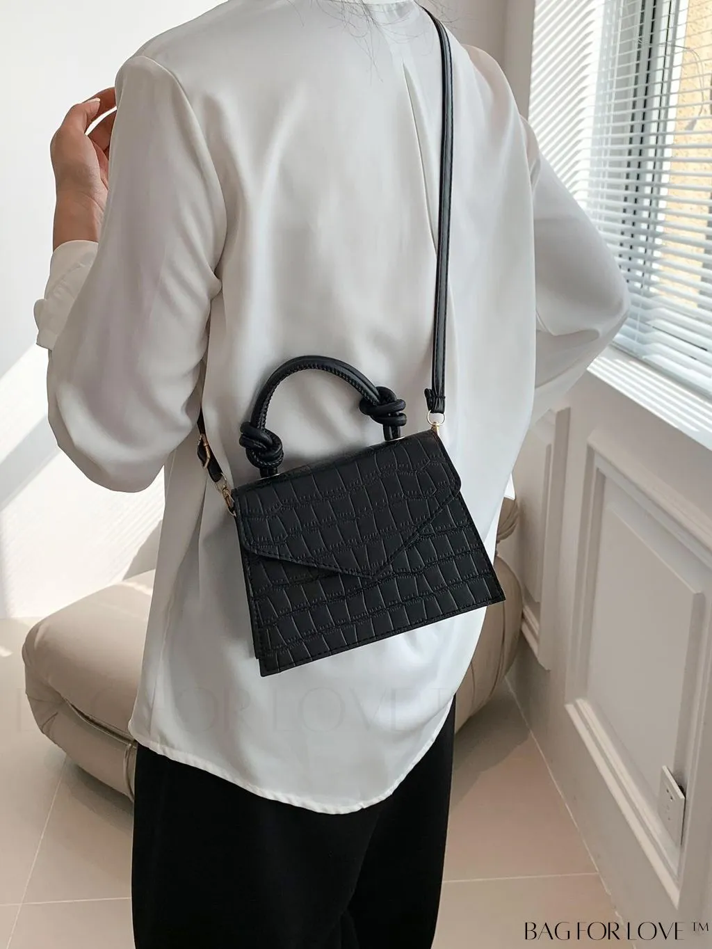 BagForLove - Stylish Crocodile Pattern Handbag: Luxurious, Minimalist, Multi-functional Delivery in One Piece