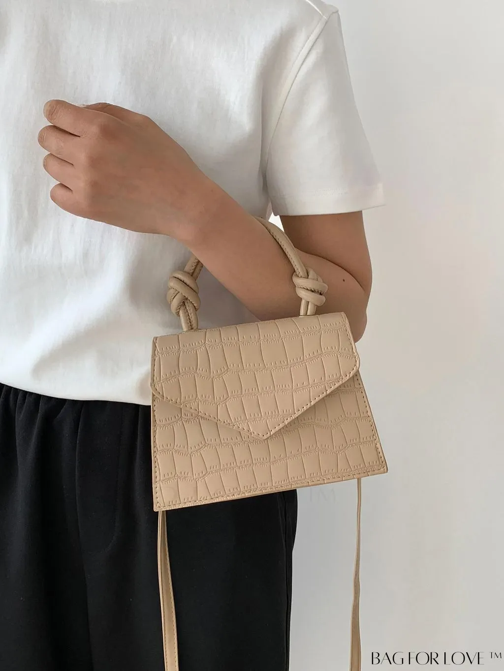 BagForLove - Stylish Crocodile Pattern Handbag: Luxurious, Minimalist, Multi-functional Delivery in One Piece