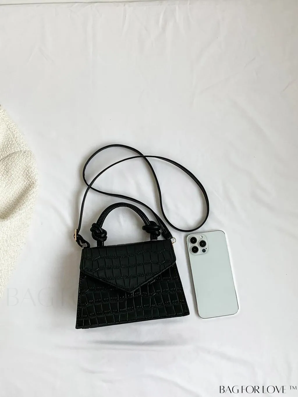BagForLove - Stylish Crocodile Pattern Handbag: Luxurious, Minimalist, Multi-functional Delivery in One Piece