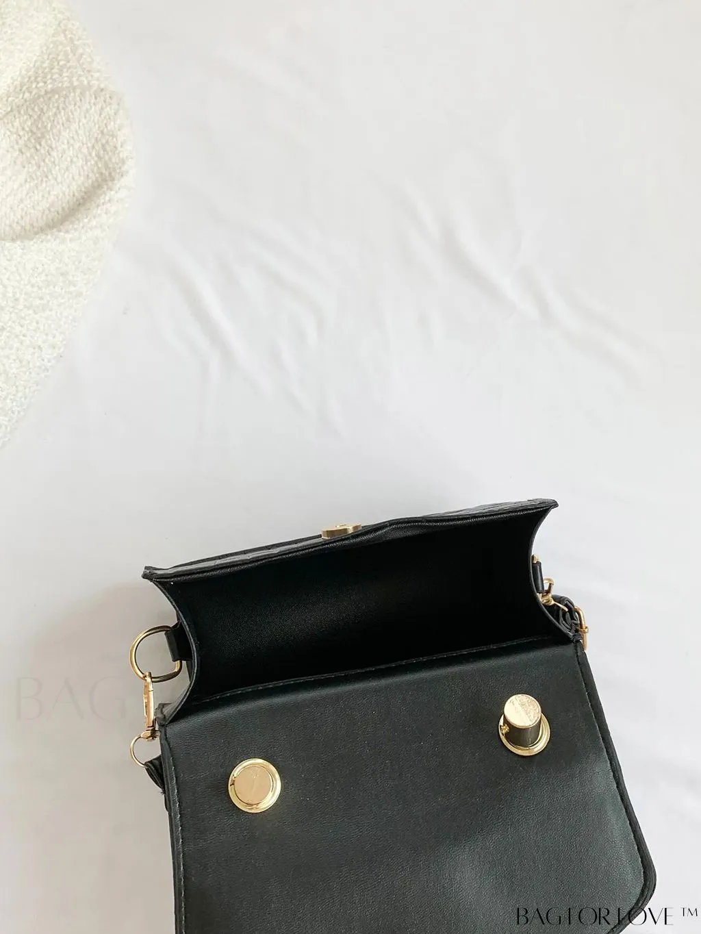 BagForLove - Stylish Crocodile Pattern Handbag: Luxurious, Minimalist, Multi-functional Delivery in One Piece