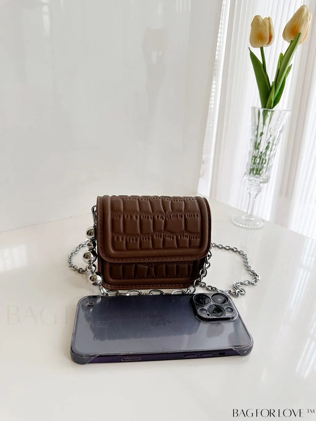 BagForLove - Stylish Mini Crocodile Pattern Handbag with Metallic Chain Strap - Flip-top Design