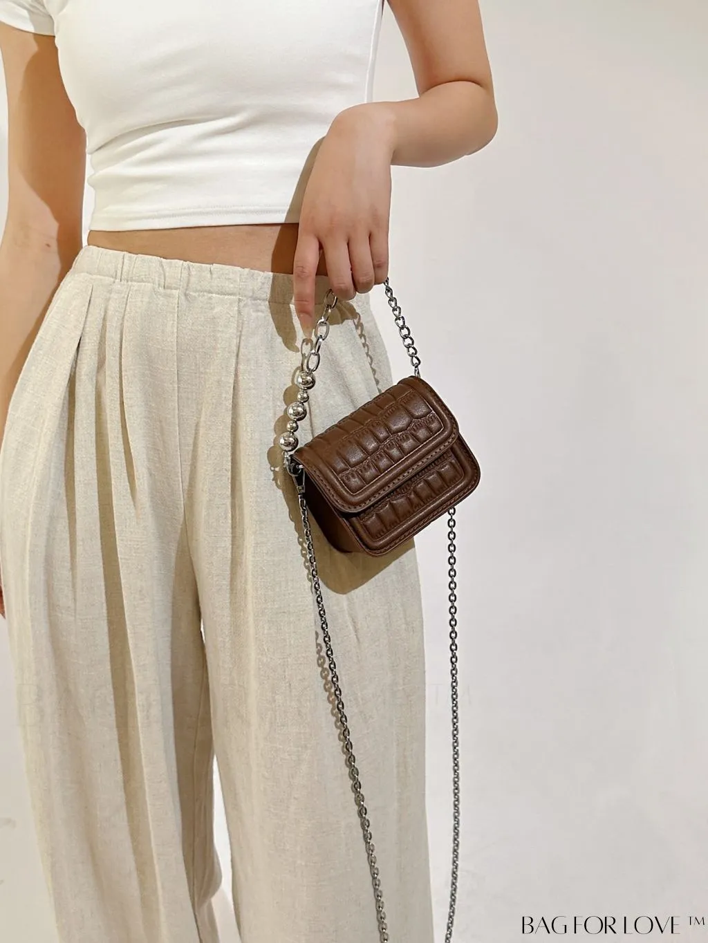 BagForLove - Stylish Mini Crocodile Pattern Handbag with Metallic Chain Strap - Flip-top Design