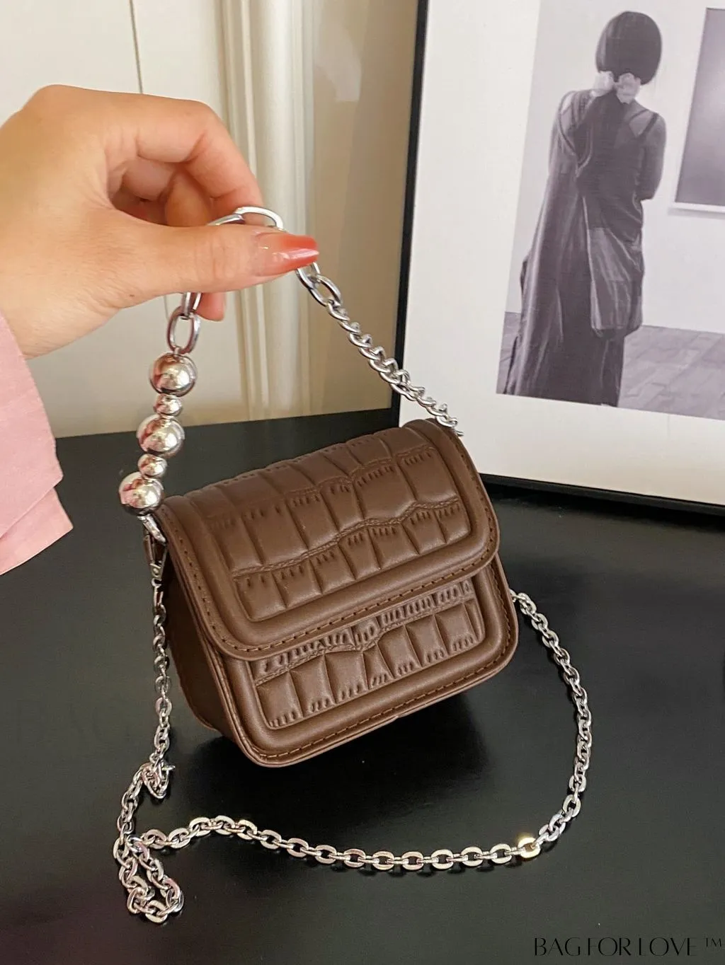 BagForLove - Stylish Mini Crocodile Pattern Handbag with Metallic Chain Strap - Flip-top Design