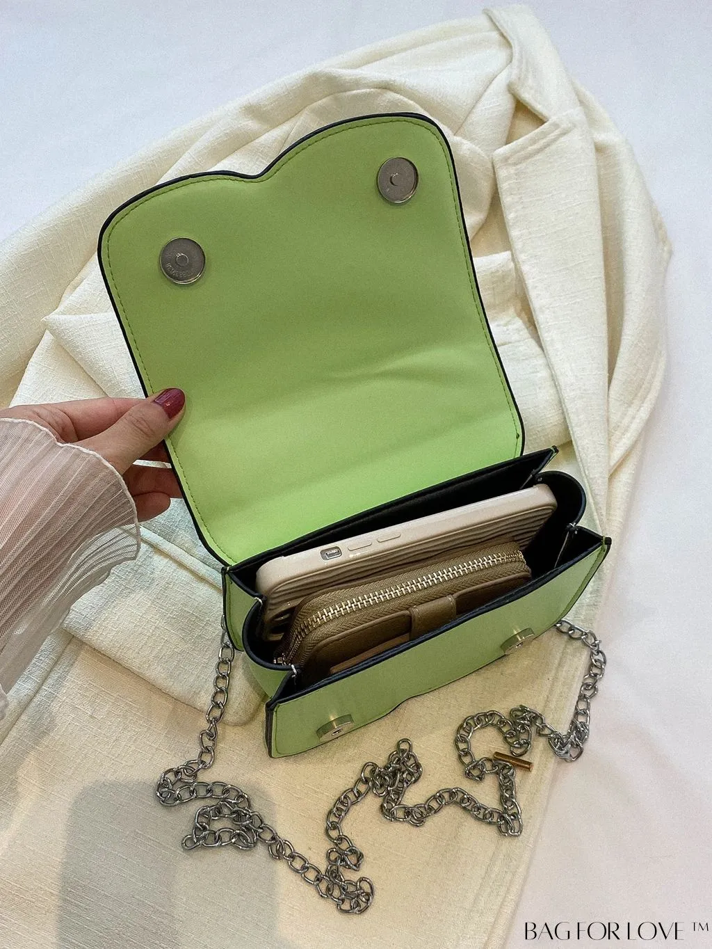 BagForLove - Stylish Solid Retro PU Square Flap Bag - A Fashionable Accessory
