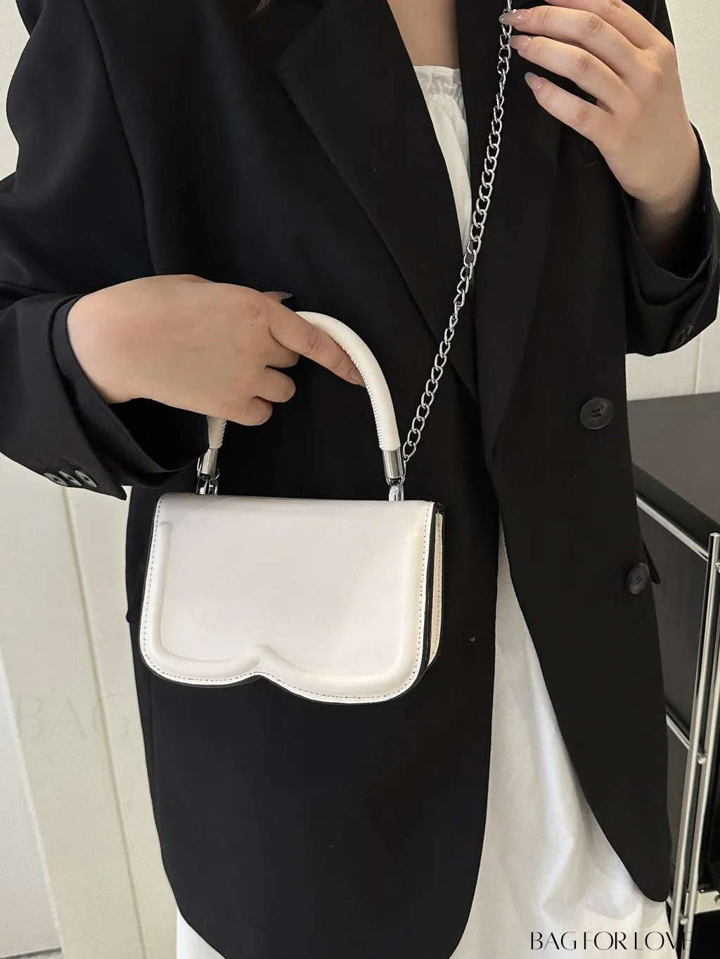 BagForLove - Stylish Solid Retro PU Square Flap Bag - A Fashionable Accessory