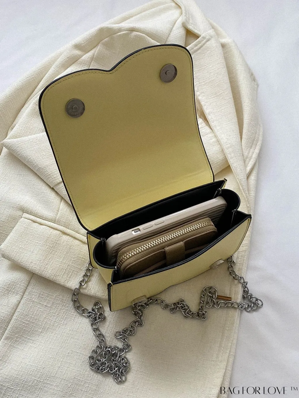 BagForLove - Stylish Solid Retro PU Square Flap Bag - A Fashionable Accessory