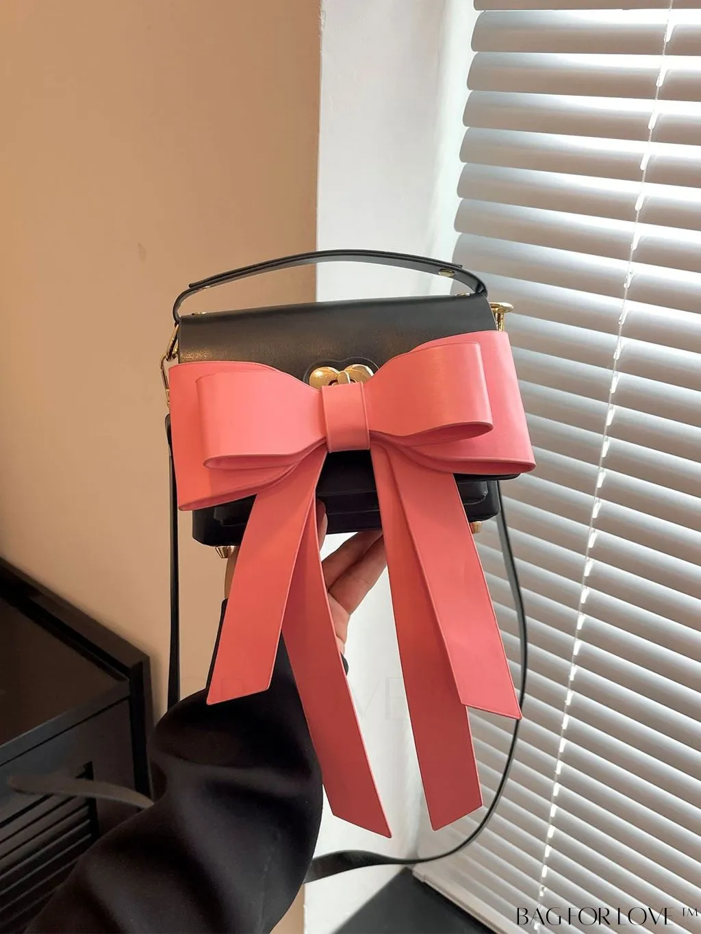 BagForLove - Stylish Twist Lock Handbag with Color Block and Butterfly Knot