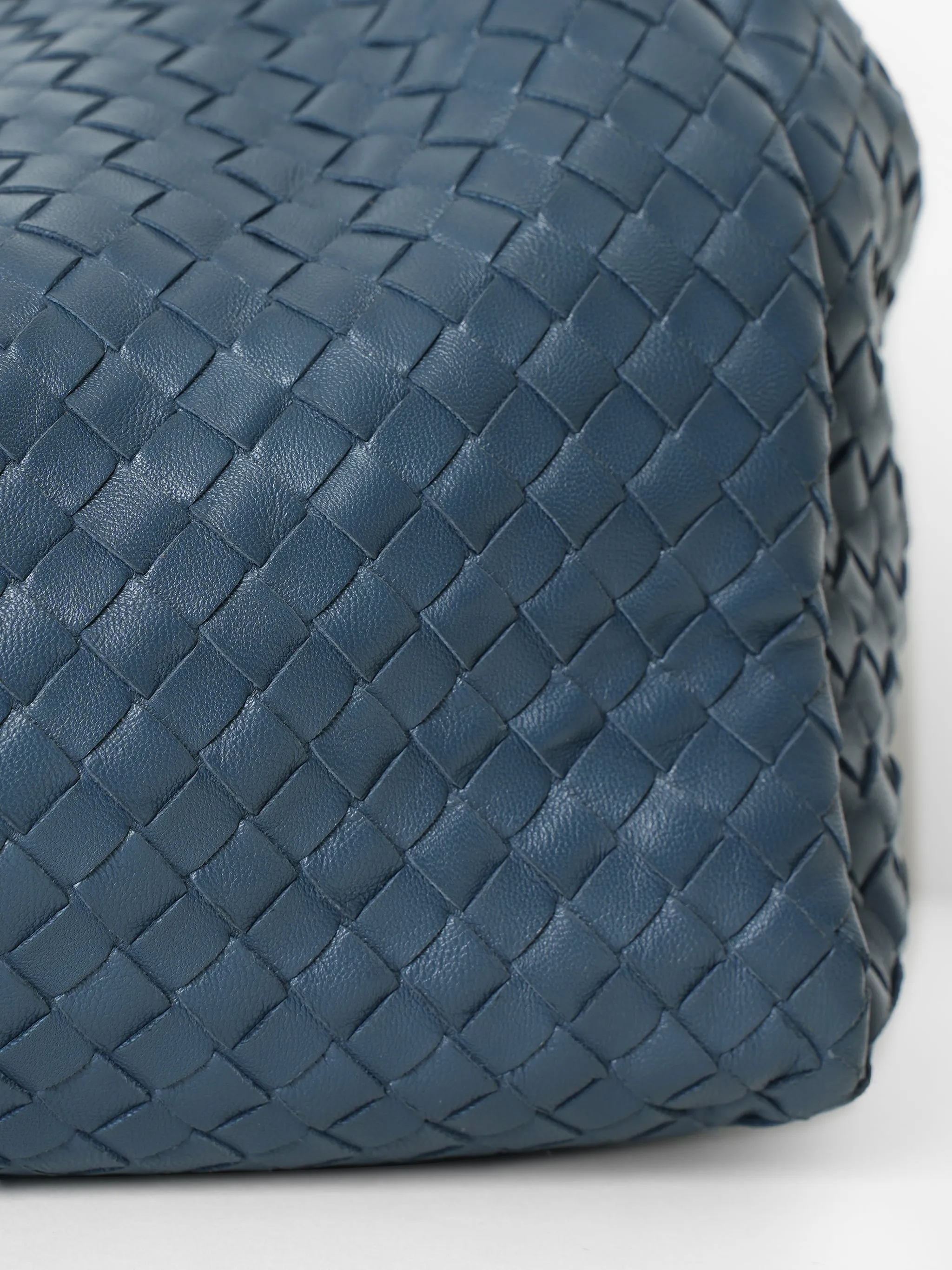 Bottega Veneta Parachute Intrecciato Nappa Medium Bag