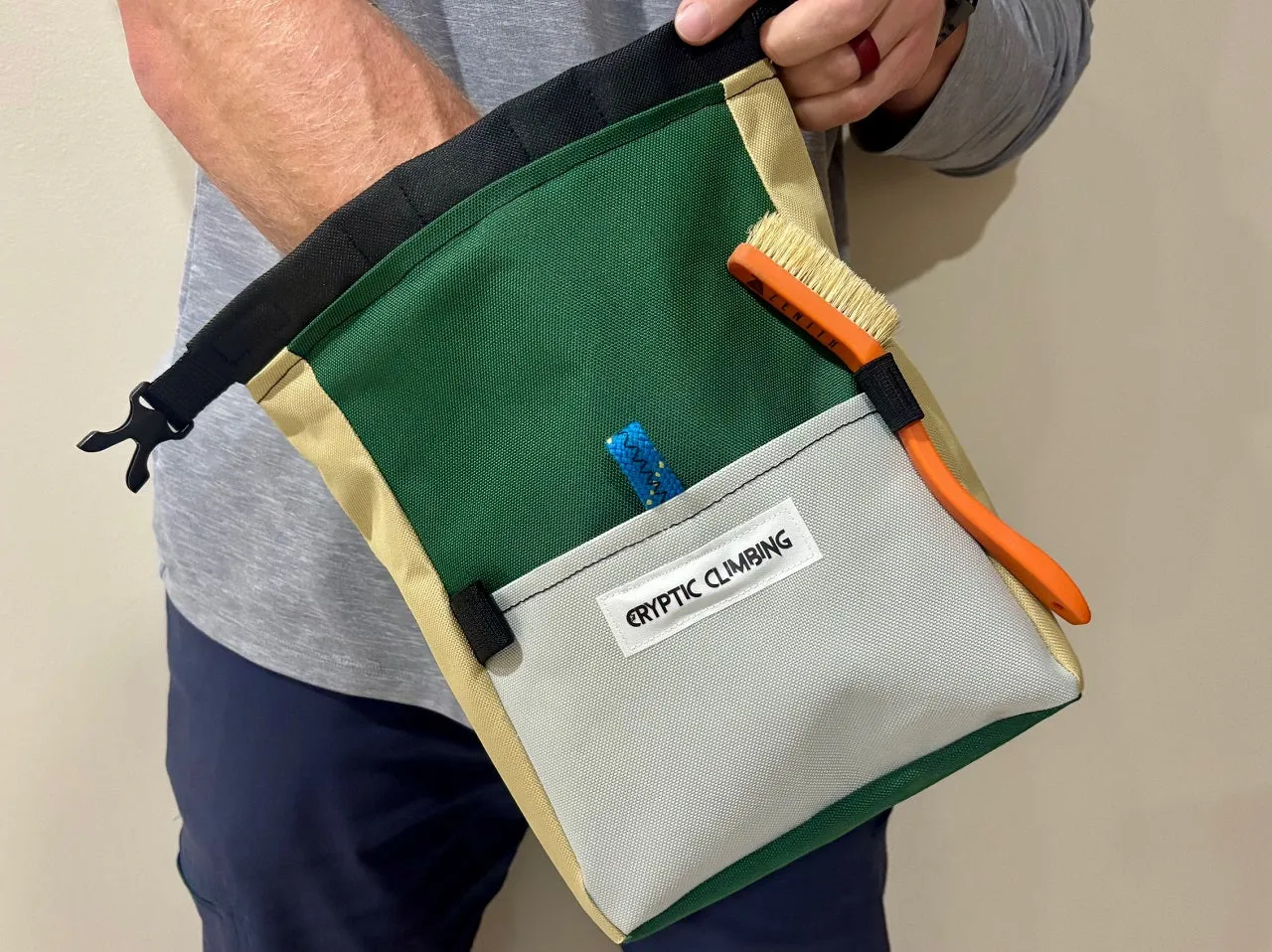 Cryptic Climbing Chalk Buckets (Magnetic Closing)