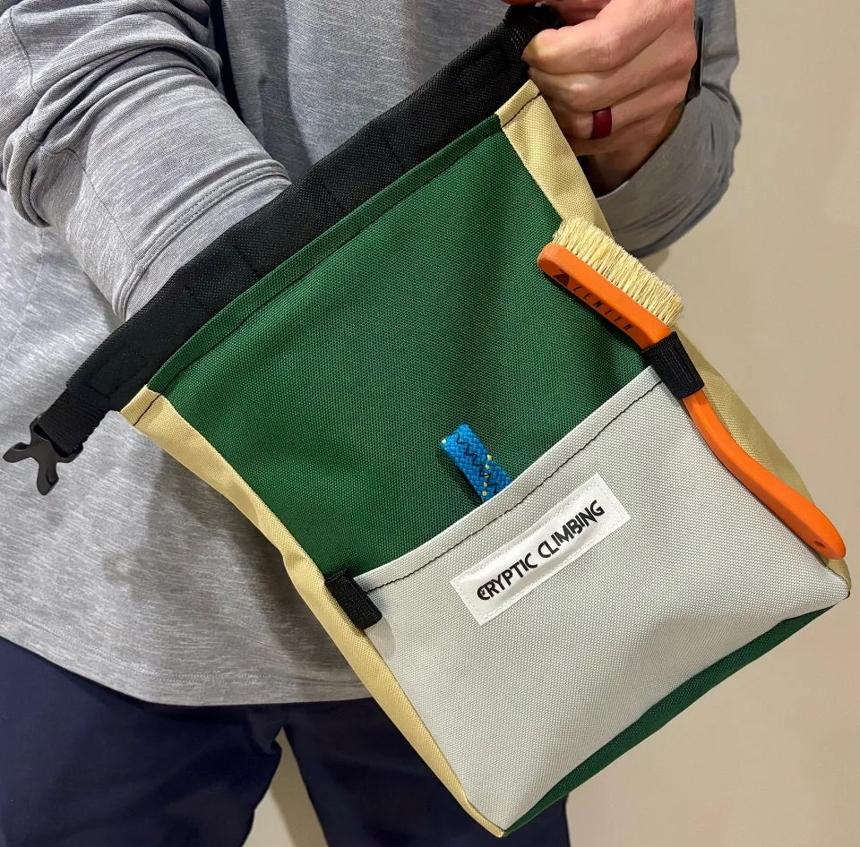 Cryptic Climbing Chalk Buckets (Magnetic Closing)