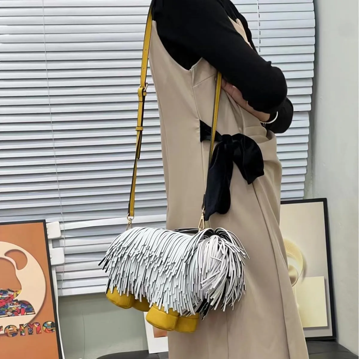Cute shoulder bag, creative funny Chow Chow dog shoulder bag, sheepdog tassel personality puppy shape crossbody bag
