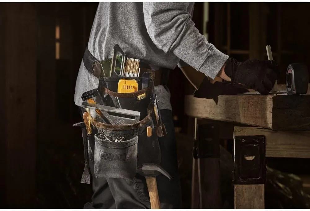 DEWALT Leather Pouch W/Belt