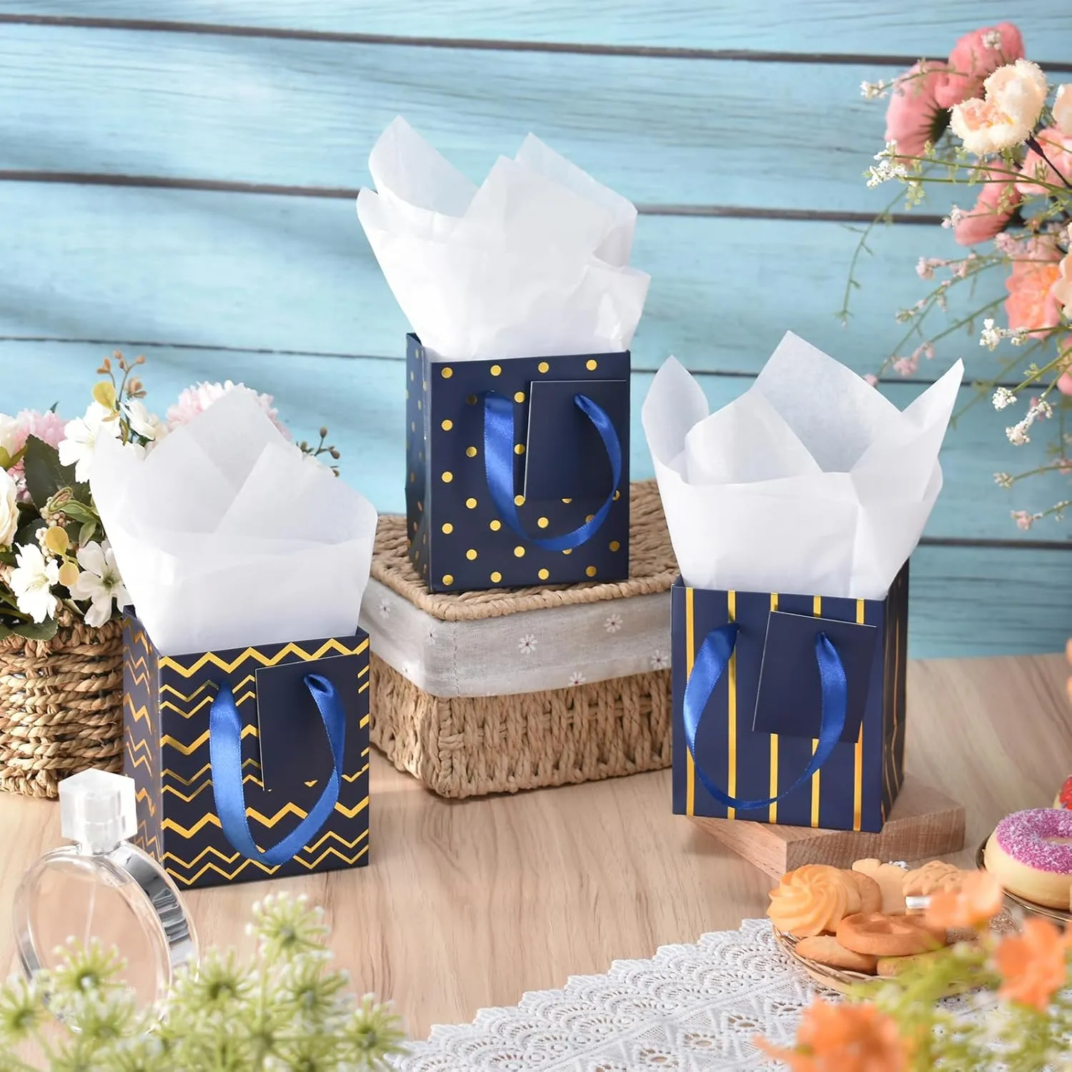DOYIDE 30 Pcs Small Gift Bags with Handles, 4x2.75x4.5inch Mini Paper Gift Bags, Tiny Party Favor Bags with Tissue and Tag, Welcome Bags for Christmas Valentines Holidays Birthday Wedding Graduation