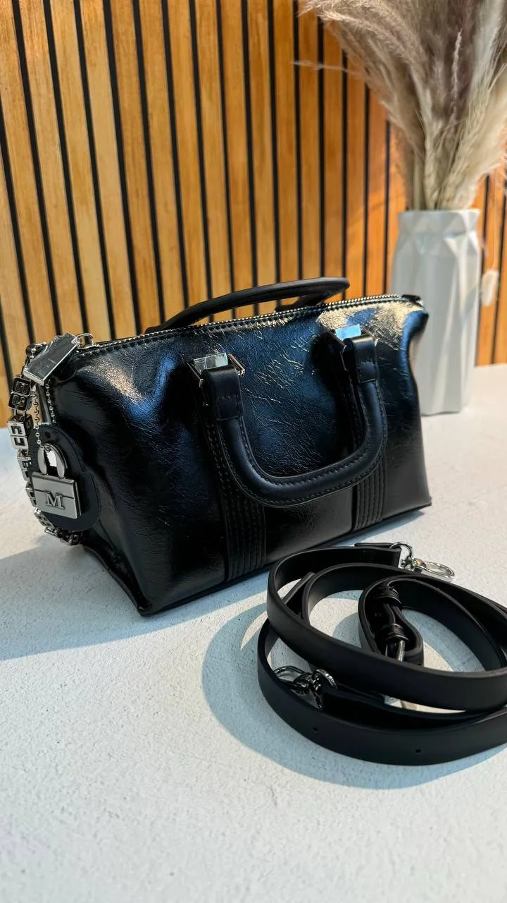 Elegant Statement: Premium Leather Handbag
