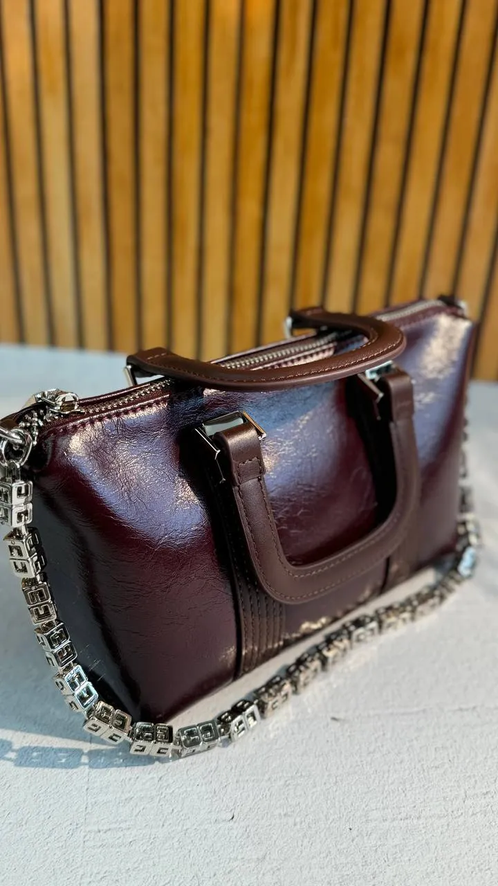Elegant Statement: Premium Leather Handbag