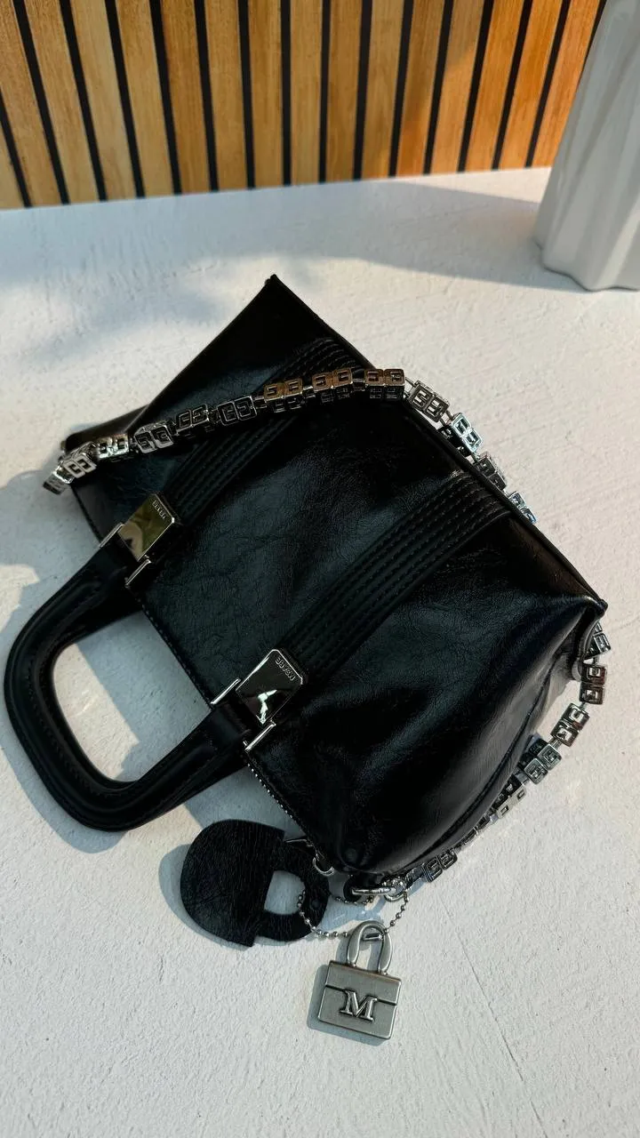 Elegant Statement: Premium Leather Handbag