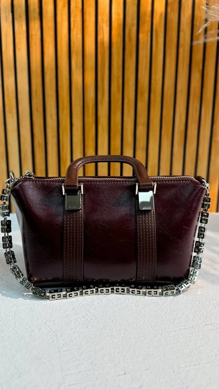 Elegant Statement: Premium Leather Handbag
