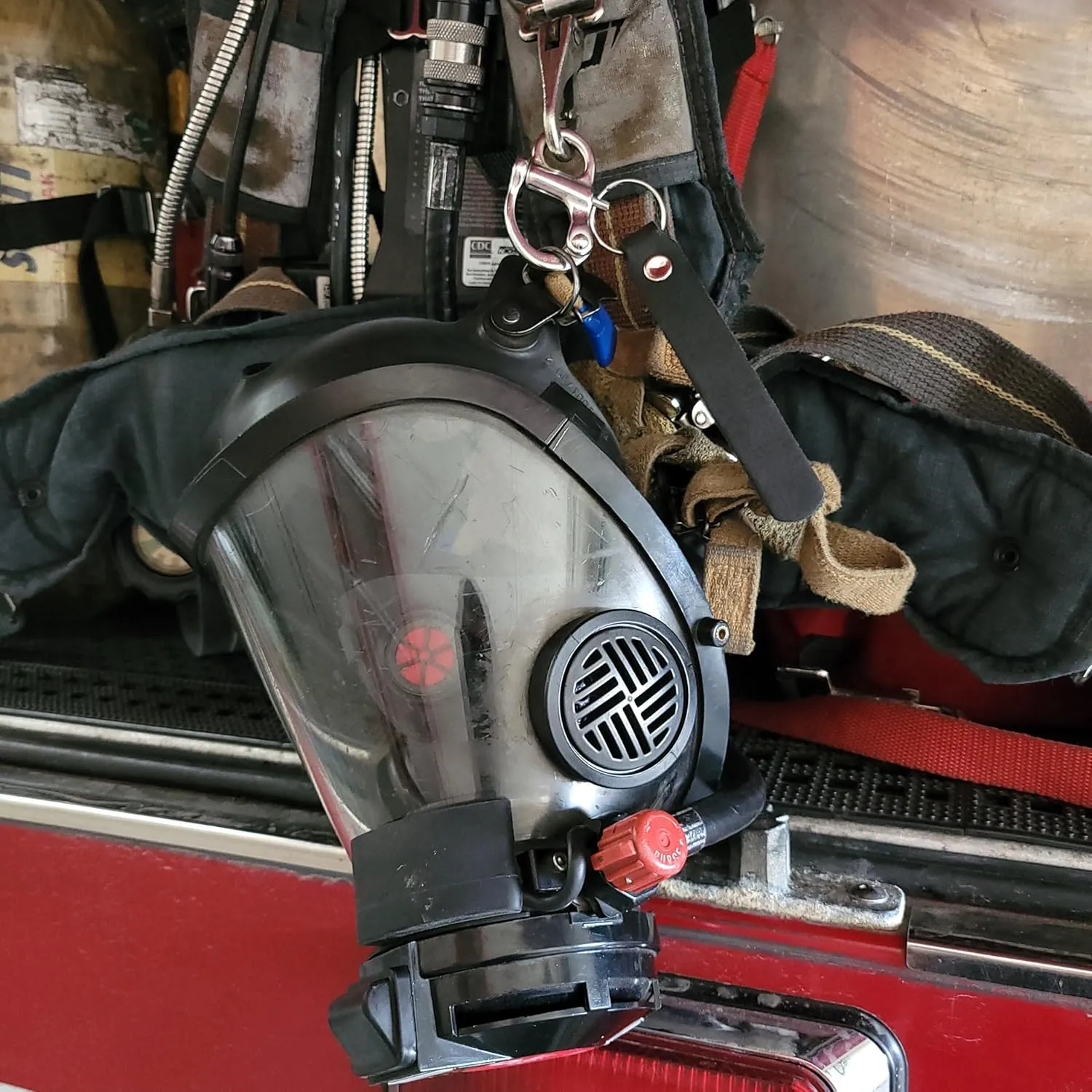 Firefighter Quick Release Shackle with Leather Handle for SCBA MASK Marine Grade Stainless Steel Fixed Snap Shackle Lanyard