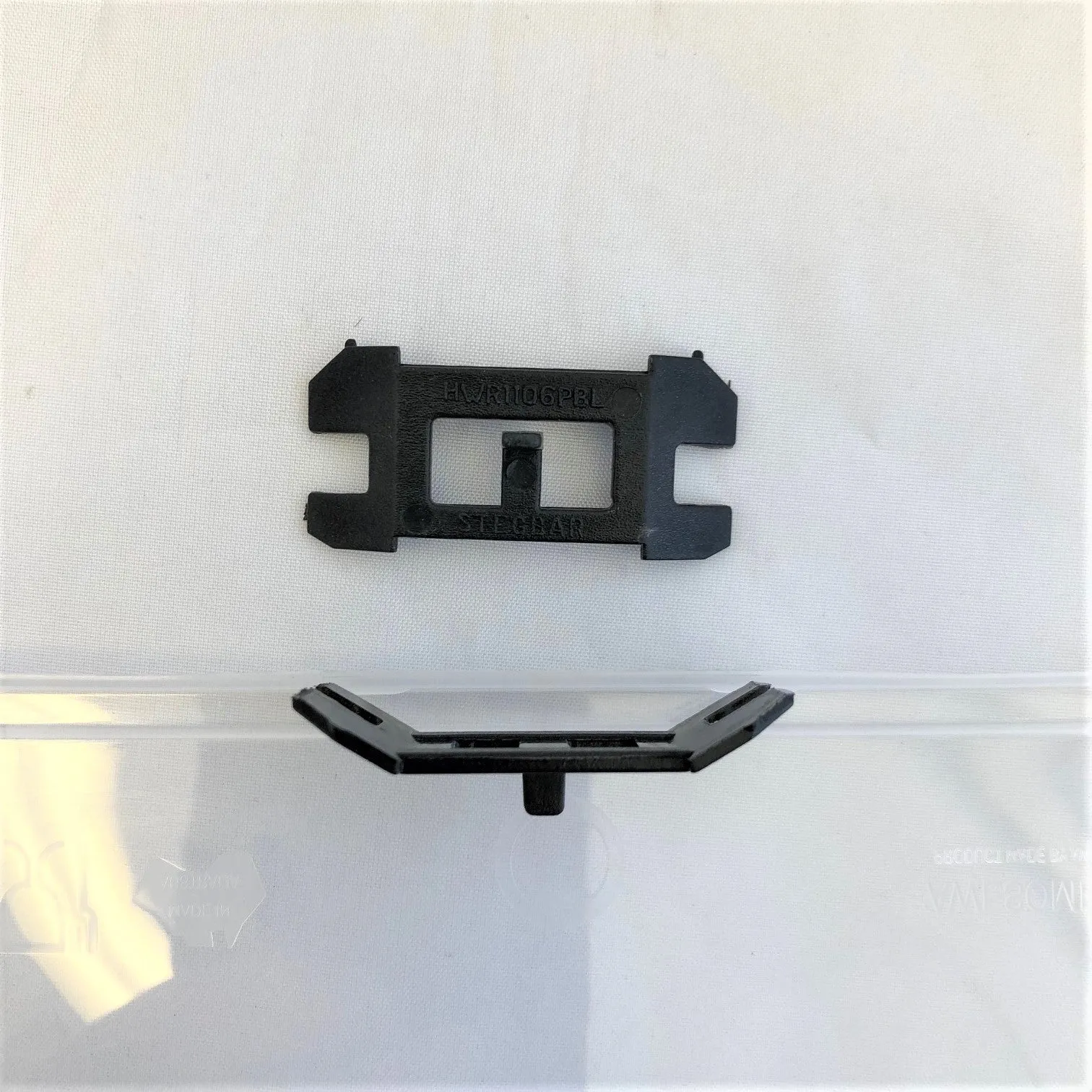 Flyscreen clips to suit Stegbar aluminium windows - sold in packs of 10