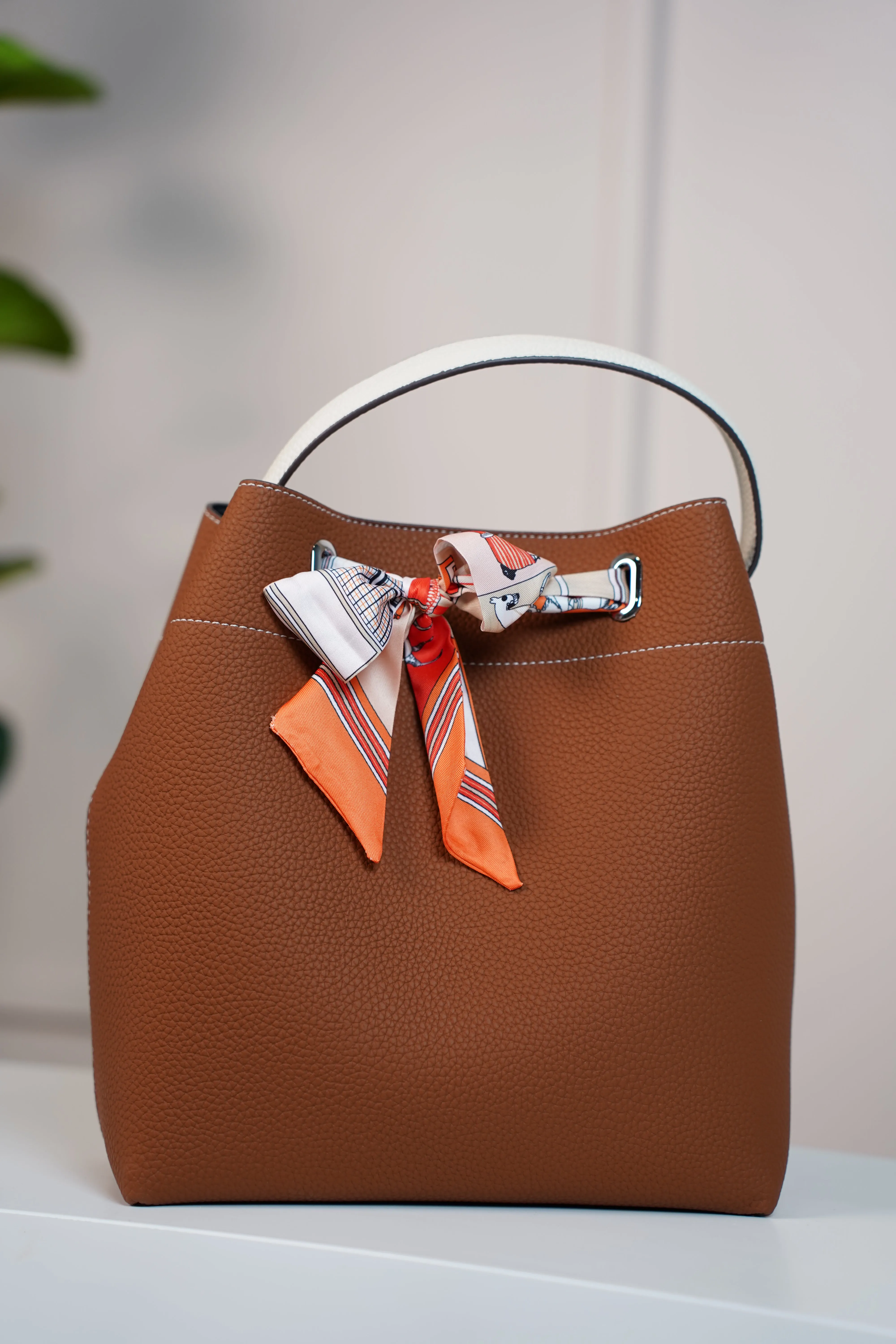 Gaze Hangbag