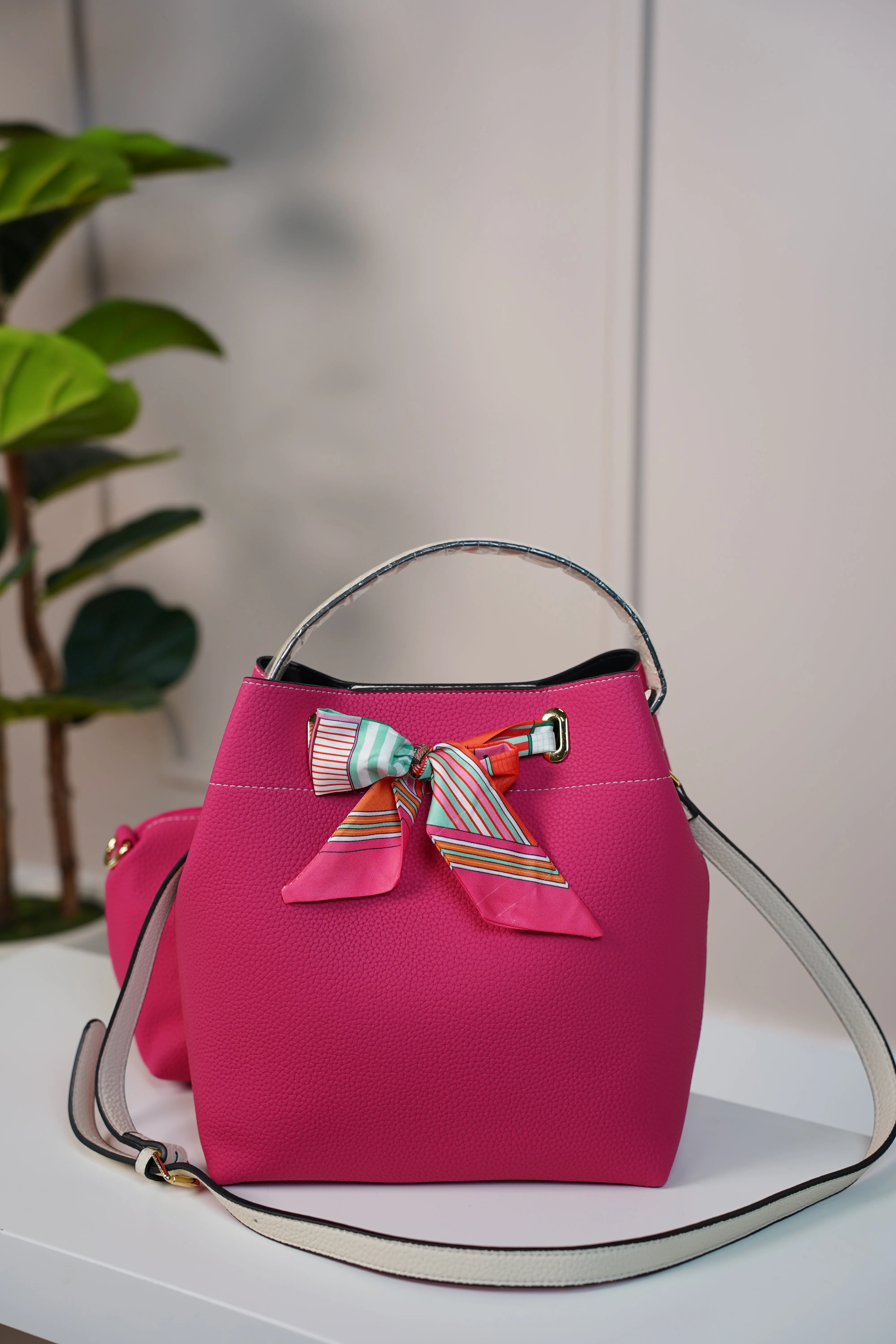 Gaze Hangbag