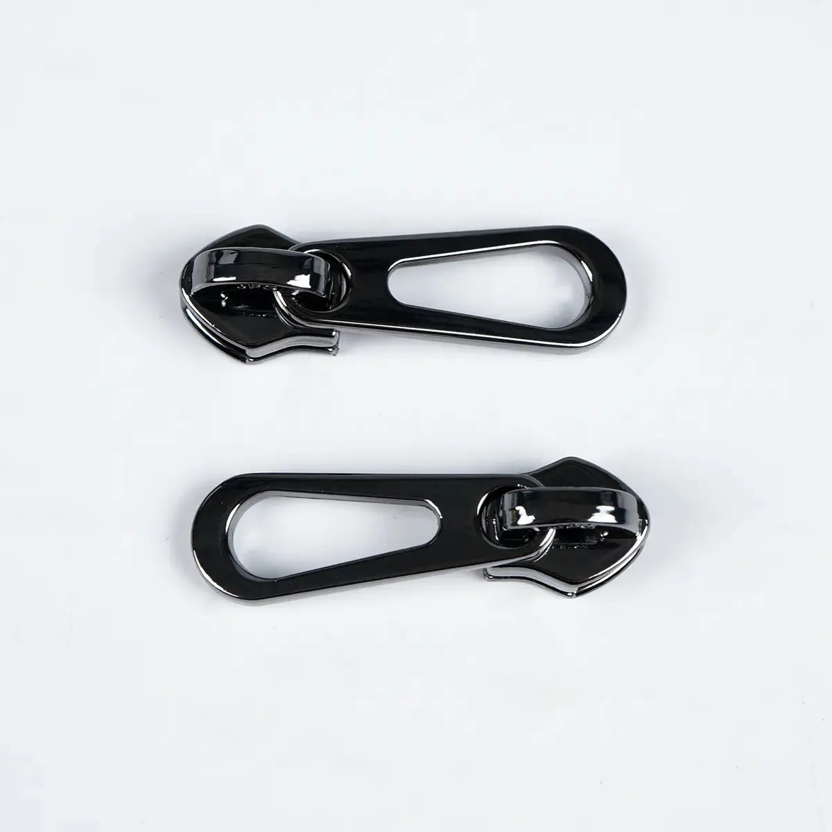 Gunmetal No 5 Metallic Nylon Teardrop Zipper Pulls 2 Pack