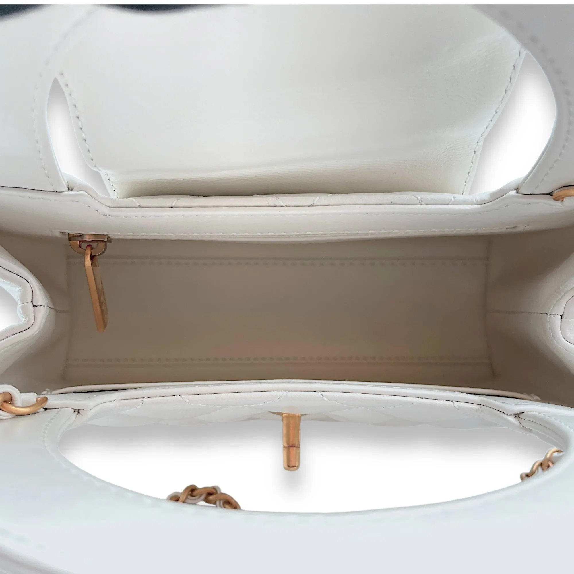 Kelly Mini White Top Handle Bag in Calfskin, Gold hardware