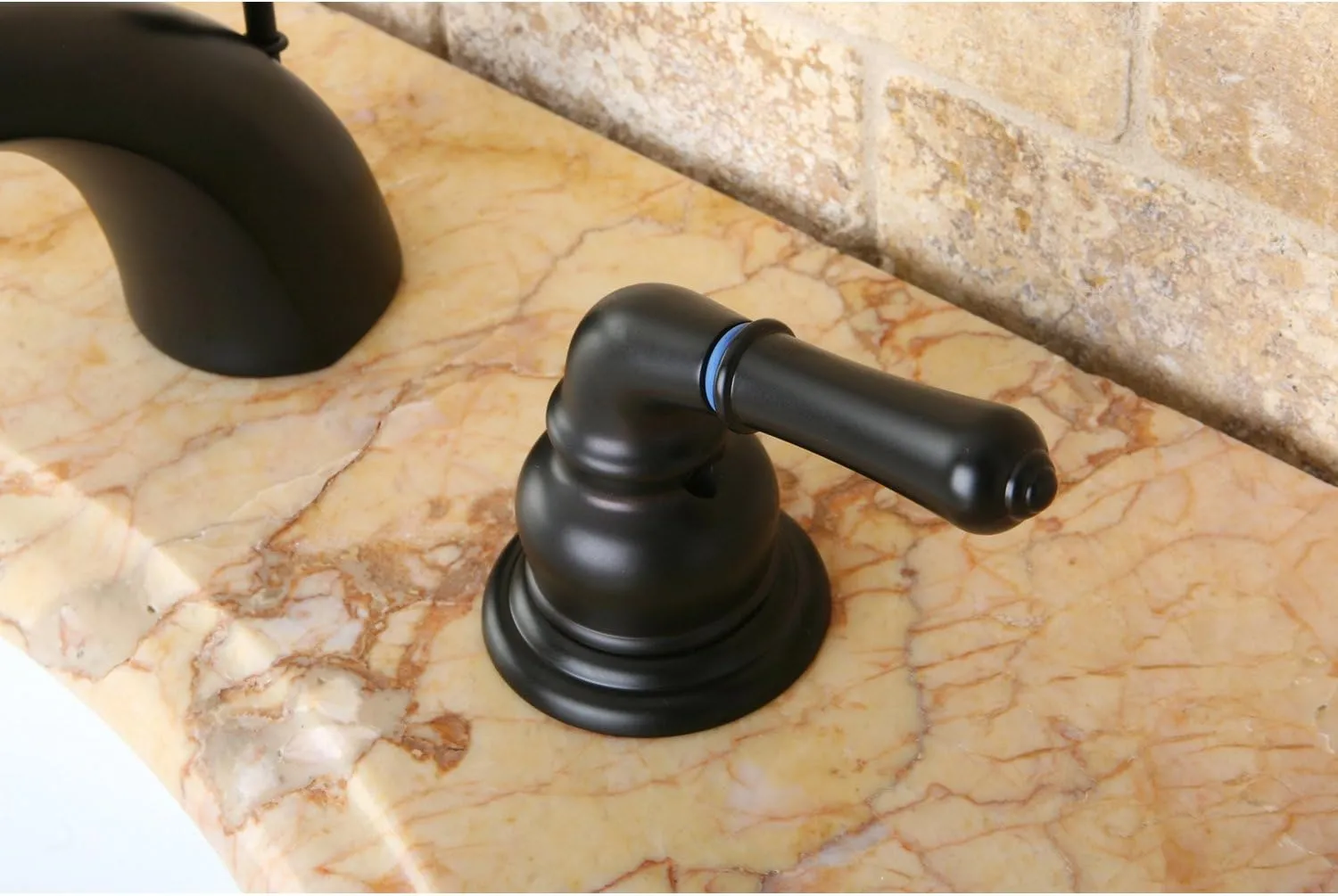 Kingston Brass KB955 Magellan II 4-Inch to 8-Inch Mini Widespread Lavatory Faucet with Metal lever handle, Oil Rubbed Bronze