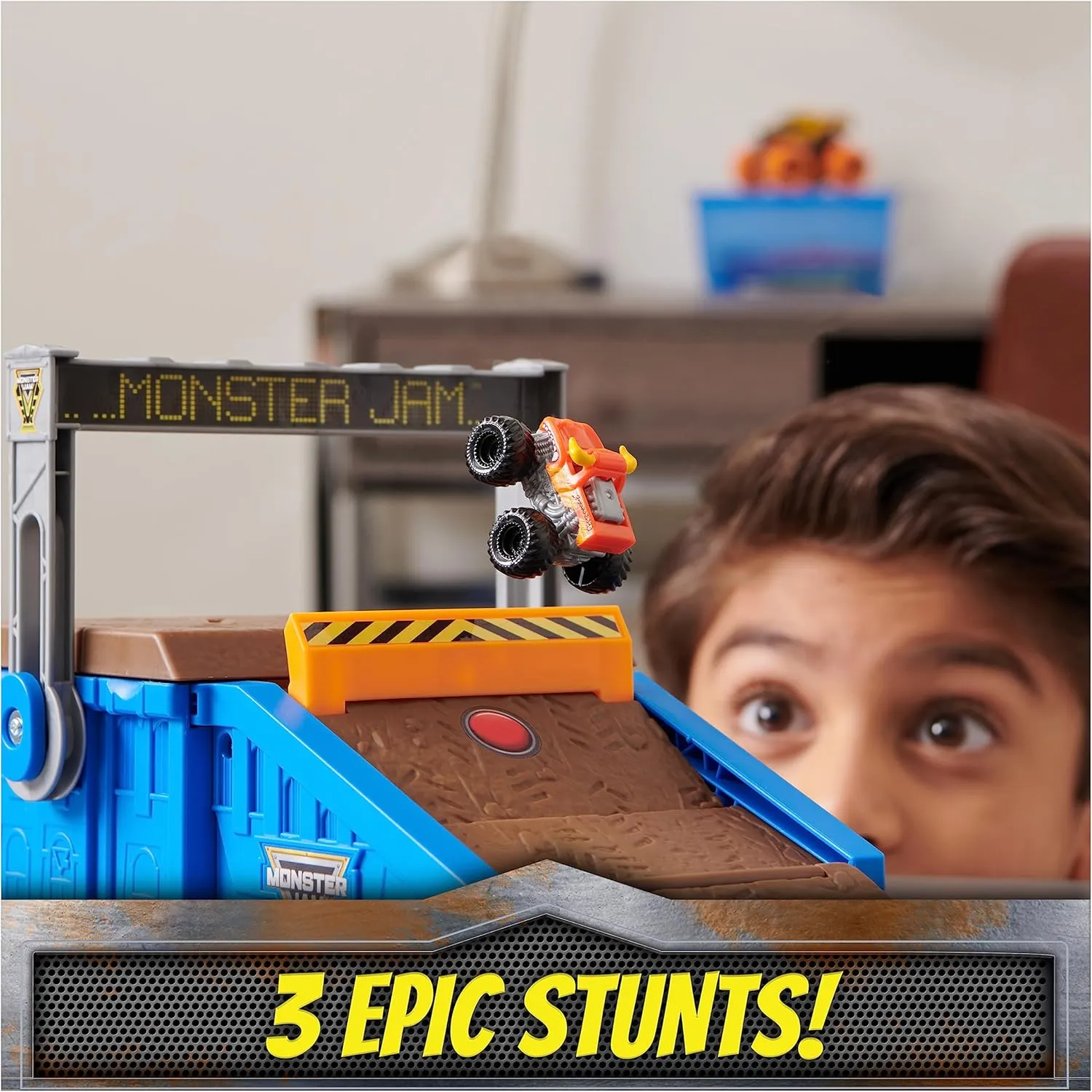 Monster Jam Mini Freestyle Flip Arena Playset and Storage with 2 Mini Monster Jam Trucks, Kids Toys for Boys and Girls Ages 3 and up